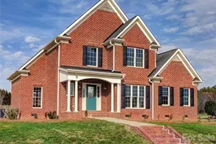 820 Foxmeade Ct, Salisbury, NC 28144 - Photo 2