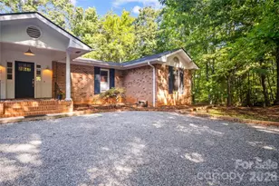 1137 Mountain Laurel Dr, Columbus, NC 28722 - Photo 4