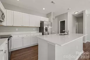 8935 Hedge Maple Rd, Charlotte, NC 28269 - Photo 10