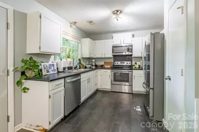 8514 Lockerbie Lane, Charlotte, NC 28215 - Photo 6