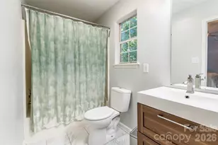 8514 Lockerbie Ln, Charlotte, NC 28215 - Photo 14