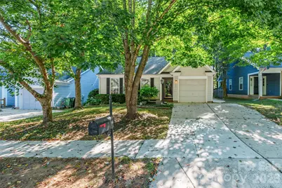 8514 Lockerbie Lane, Charlotte, NC 28215 - Photo 2