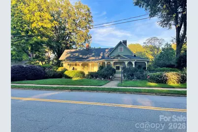 364 6th Street NW, Hickory, NC 28601 - Photo 1