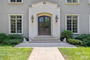 925 Harvard Pl, Charlotte, NC 28207 - Photo 2
