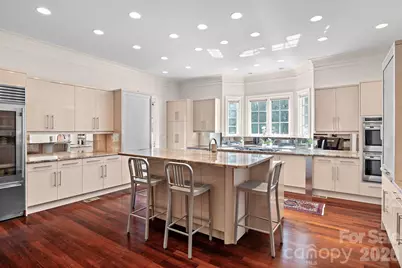 925 Harvard Place, Charlotte, NC 28207 - Photo 16