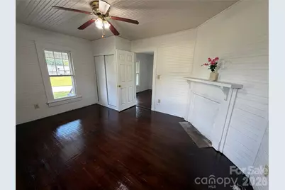 142 26th Street SW, Hickory, NC 28602 - Photo 4