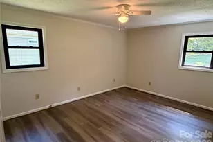 304 Plaza Dr, Harrisburg, NC 28075 - Photo 10