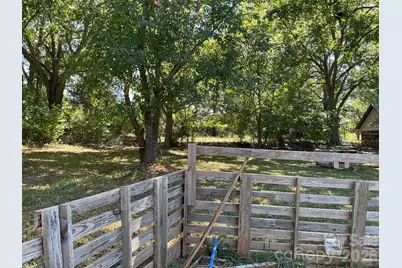 1311 Dekalb Street S, Shelby, NC 28152 - Photo 4