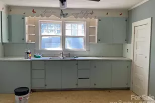 1311 Dekalb Street S, Shelby, NC 28152 - Photo 8