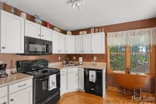 600 Piney Gate Rd, Saluda, NC 28773 - Photo 6