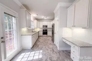 331 Market Hall Pl, Rock Hill, SC 29732 - Photo 2
