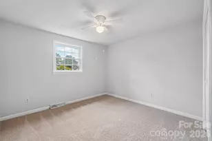 4036 Elizabeth St, Hickory, NC 28601 - Photo 14
