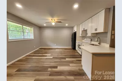 210 N Salisbury Avenue, Spencer, NC 28159 - Photo 4