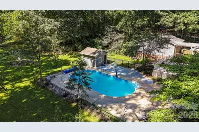 1602 Fairway Drive, Newton, NC 28658 - Photo 2