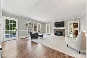 1602 Fairway Dr, Newton, NC 28658 - Photo 4