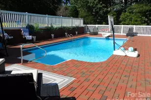 201 Harbor Ridge Dr, Connelly Springs, NC 28612 - Photo 2
