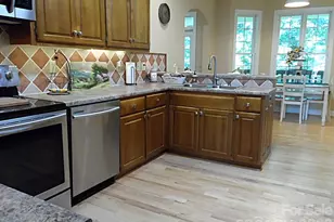 201 Harbor Ridge Dr, Connelly Springs, NC 28612 - Photo 4