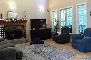 201 Harbor Ridge Dr, Connelly Springs, NC 28612 - Photo 18
