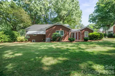 419 1st Avenue N, Conover, NC 28613 - Photo 4