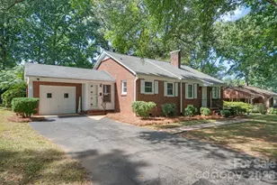 419 1st Ave N, Conover, NC 28613 - Photo 1