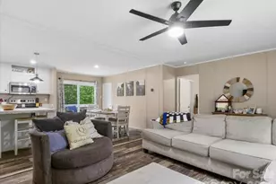 472 Laurel Heights Dr, Burnsville, NC 28714 - Photo 2