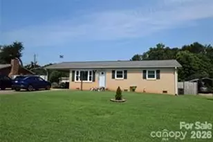 902 Carmel Dr, Gastonia, NC 28056 - Photo 1