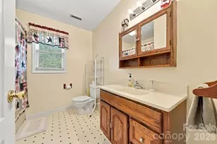 4131 Wandering Ln NE, Hickory, NC 28601 - Photo 30