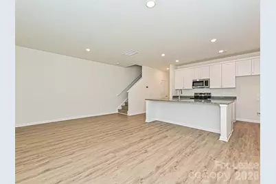 1725 E Cloaninger Avenue #B, Statesville, NC 28625 - Photo 6