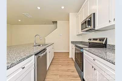 1725 E Cloaninger Avenue #B, Statesville, NC 28625 - Photo 10