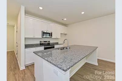1725 E Cloaninger Avenue #B, Statesville, NC 28625 - Photo 8