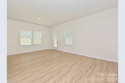 1725 E Cloaninger Avenue #B, Statesville, NC 28625 - Photo 4