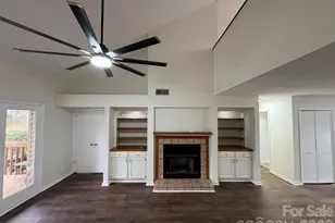 13 Laurel Pl Dr, Asheville, NC 28803 - Photo 2