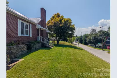 314 Trammell Avenue, Canton, NC 28716 - Photo 2