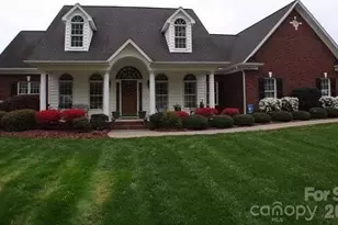 122 Upper Oak Dr, Statesville, NC 28625 - Photo 1
