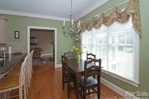 122 Upper Oak Dr, Statesville, NC 28625 - Photo 6