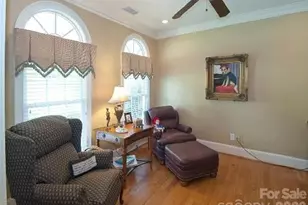 122 Upper Oak Dr, Statesville, NC 28625 - Photo 2