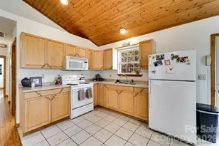 33 E H Bailey Rd, Bryson City, NC 28713 - Photo 14