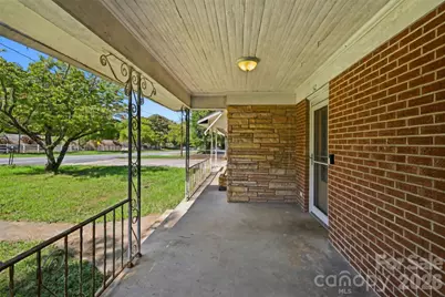 512 1st Street W, Conover, NC 28613 - Photo 10