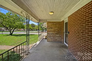 512 1st St W, Conover, NC 28613 - Photo 10