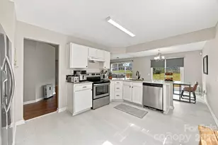 7422 Stone Mountain Ct, Charlotte, NC 28262 - Photo 14