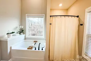 71 View Ridge Pkwy, Leicester, NC 28748 - Photo 20