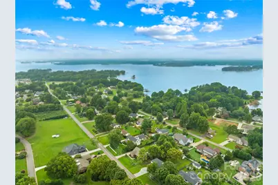 149 Lakeshore Drive, Mooresville, NC 28117 - Photo 1