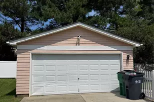 2008 Golden Ridge Ln, Charlotte, NC 28208 - Photo 2