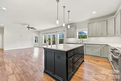68 Rock View Court, Hendersonville, NC 28739 - Photo 6