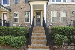 5026 Harrowsmith Ln, Charlotte, NC 28204 - Photo 2