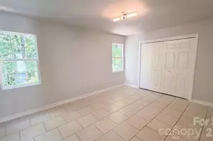 6226 Dumont Ln, Charlotte, NC 28269 - Photo 8