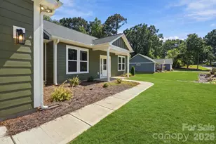 413 Dogwood Ln, Statesville, NC 28625 - Photo 4