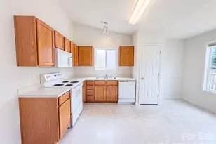 10215 Orchard Grass Ct, Charlotte, NC 28278 - Photo 2