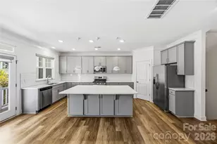 10447 Glenmere Crk Cir, Charlotte, NC 28262 - Photo 12