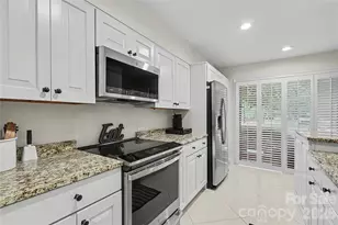 5811 Sharon Rd, Charlotte, NC 28210 - Photo 6